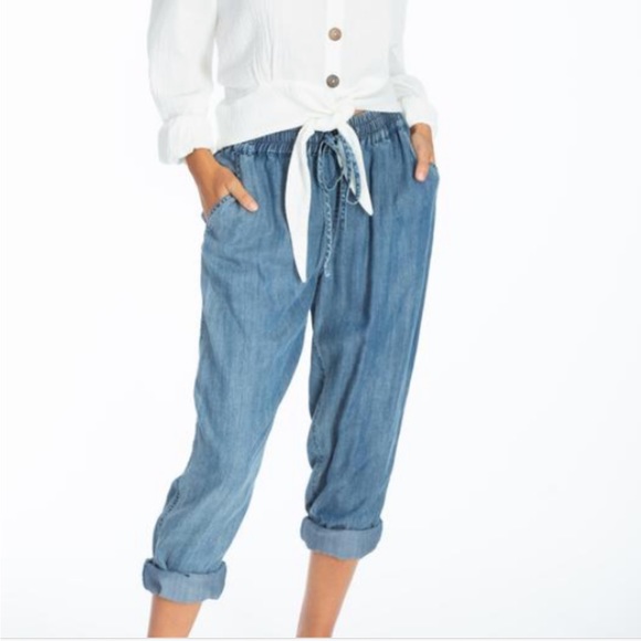 Given Kale Gap  slouchy button tab capris womens med - Picture 2 of 3